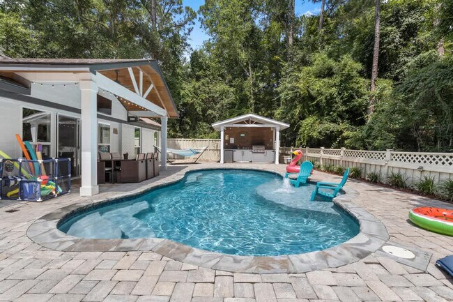 Building Photo - 9200 Pointe Aux Chenes Rd