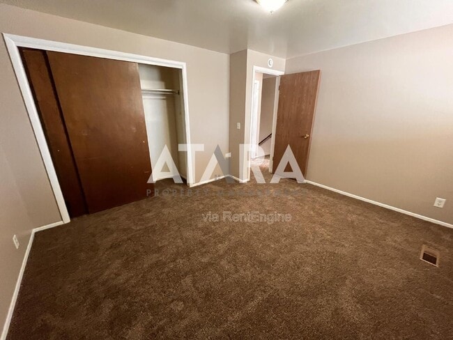 Building Photo - 330 N 100 E
