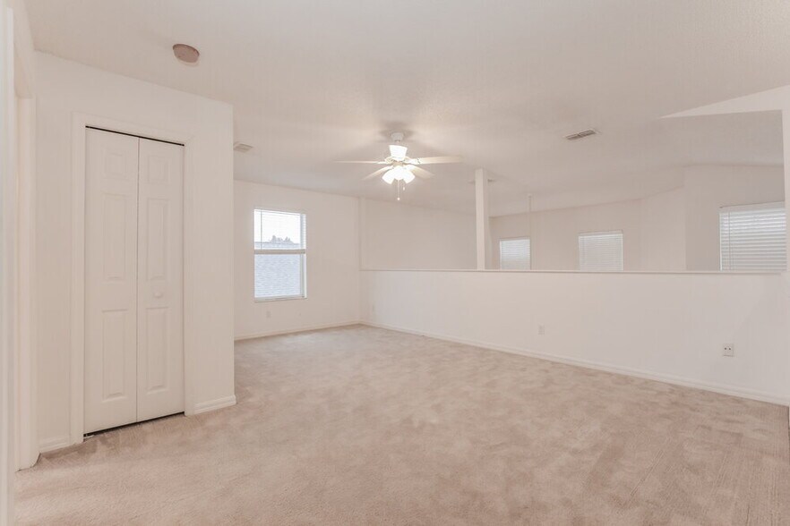 Building Photo - 2601 River Ridge Dr