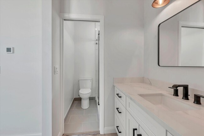 Building Photo - 4048 Cherokee Ave