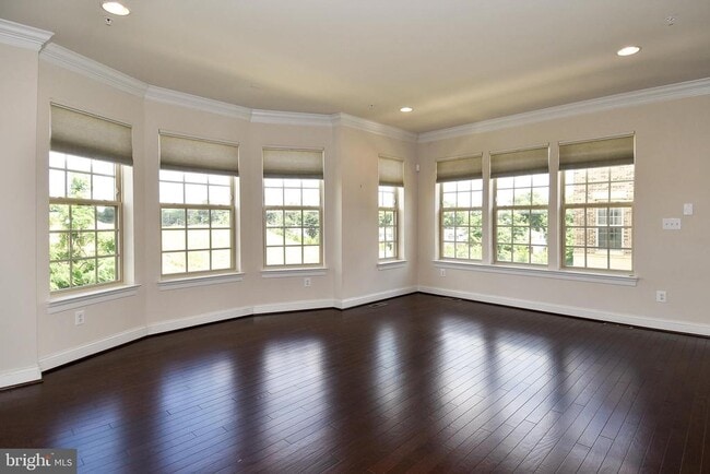 Building Photo - 810 Fair Winds Way