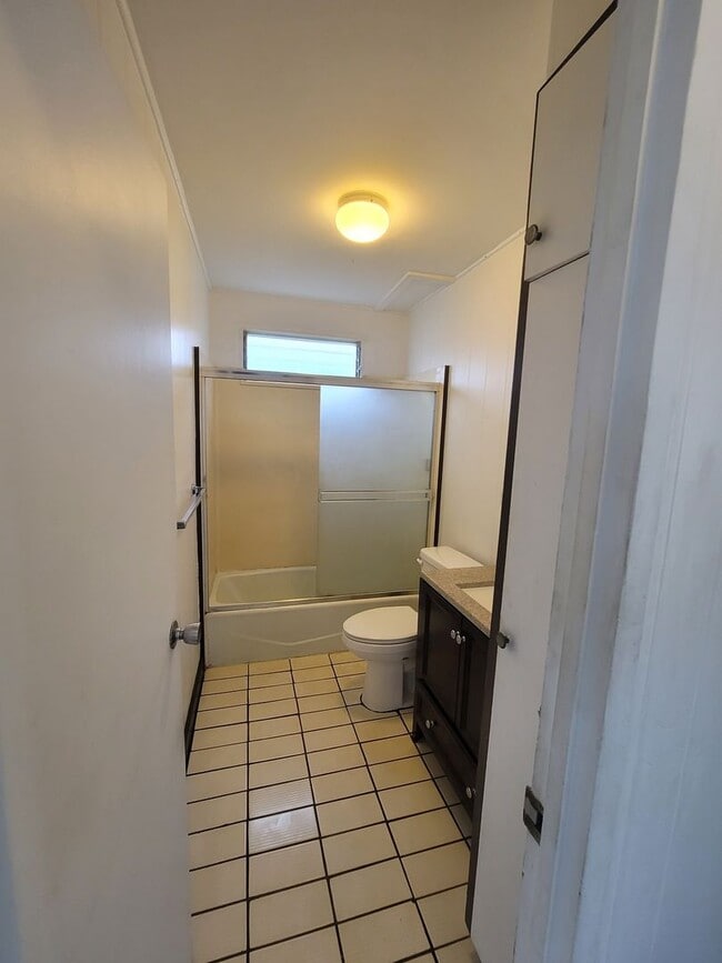 Building Photo - 99-228-228 Aiea Heights Dr