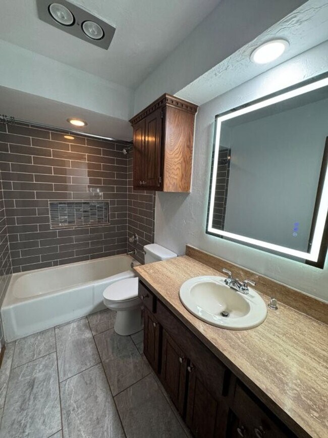 Building Photo - New flooring and tile, great location, lar...