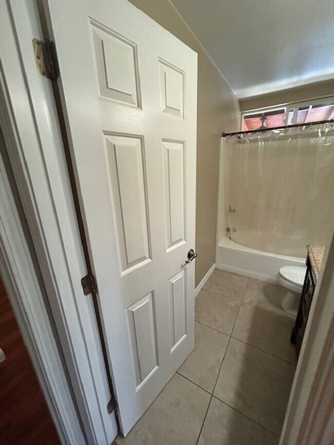 Building Photo - Beautiful 3 Bedroom 2 Bathroom in Farmersville!!