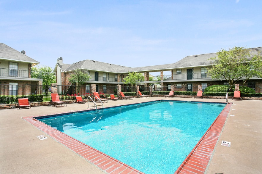 21 South Parkview 4944 S Sherwood Forest Baton Rouge LA 70816