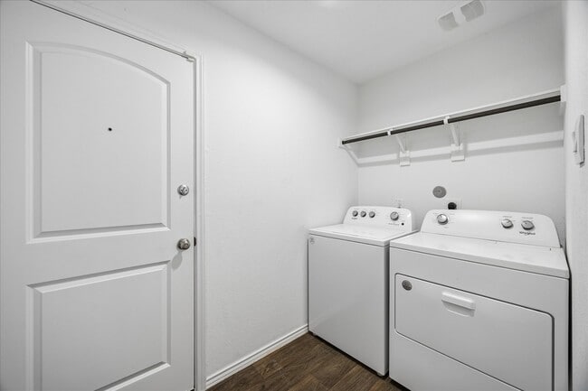 Building Photo - 16691 Lonely Pines Dr