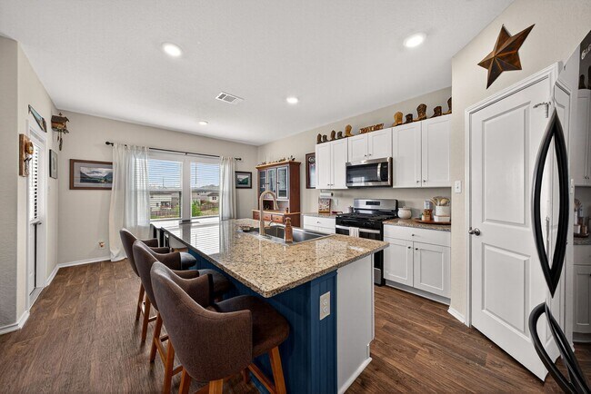 Building Photo - Energy-Efficient Applewood Home Near Lackland AFB - Realtor Commission: $500