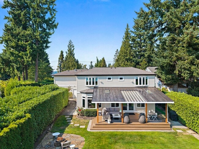 Building Photo - 4Bd/4.5Ba Medina House