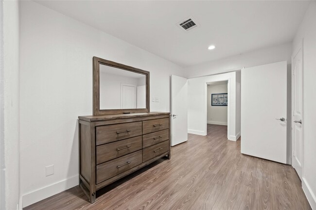 Building Photo - 22419 Deville Dr