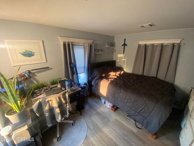 Building Photo - 1302 L St