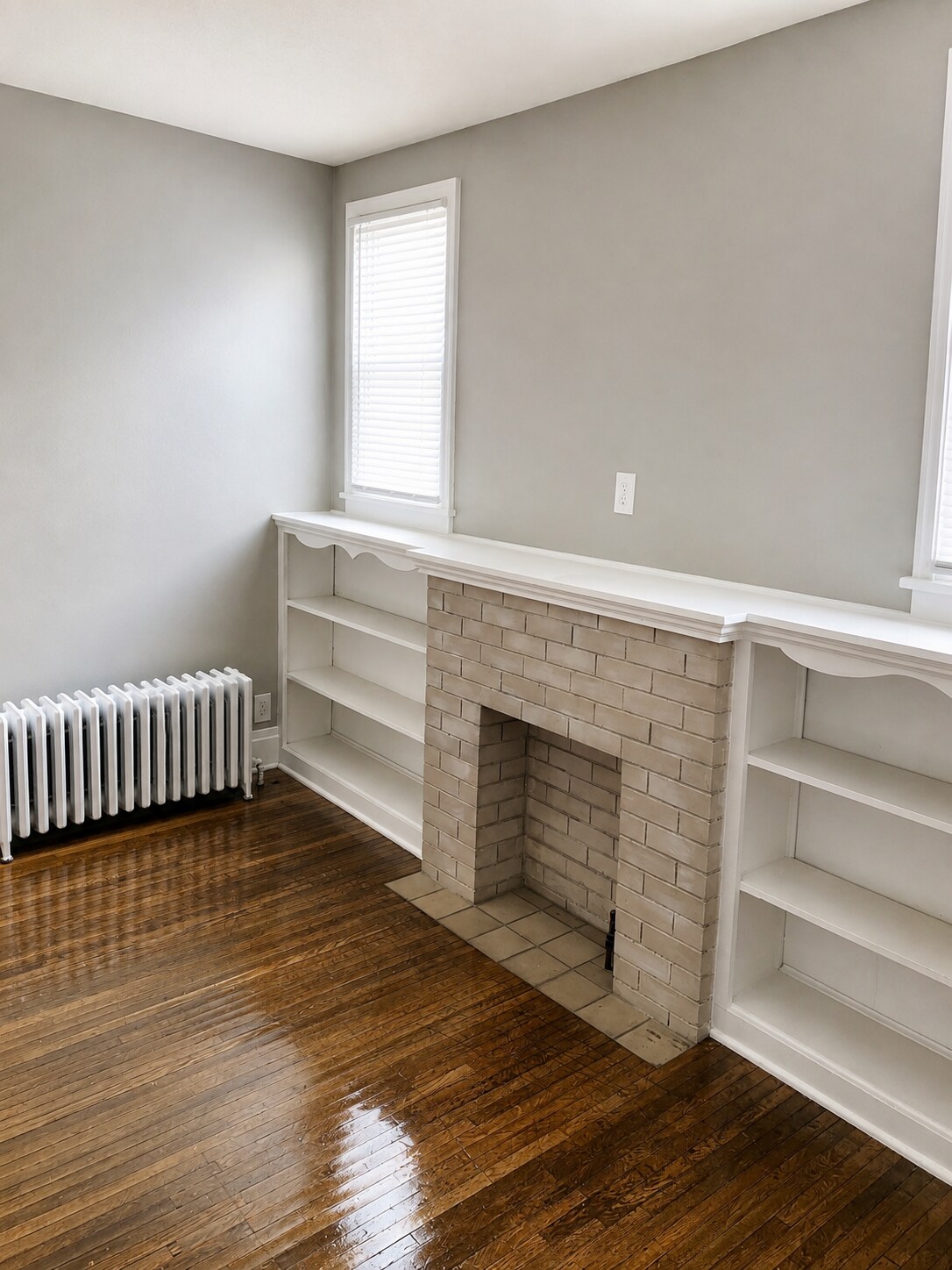 Living room - 346 Parkdale Ave