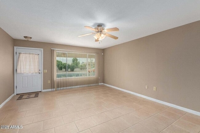 Building Photo - 12630 N Blue Ridge Dr