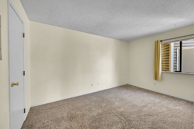 Building Photo - $1,140.95 with $300 Off The First Month's Rent, 1 Bed, 1 Bath, Condo in Thornton with Washer and ...