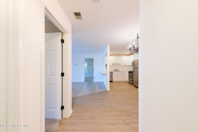 Building Photo - 430 Wedgewood Cir
