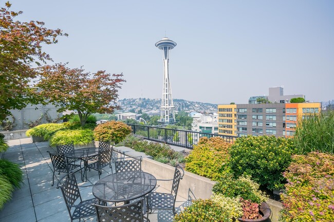 Building Photo - STRIKING Air Conditioned Loft Over Elliot Bay