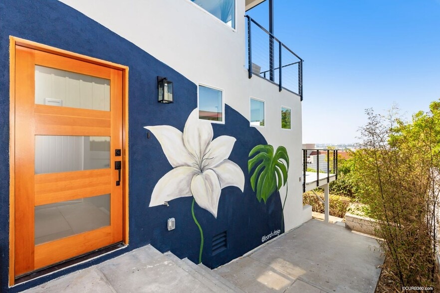 Building Photo - 2125 W California St