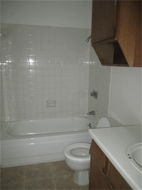 Building Photo - 13480 S Thorntree Dr