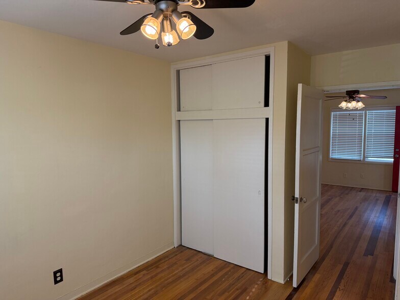 Building Photo - 248 Glover Ave