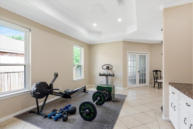 Building Photo - 5343 Oak Cove Dr