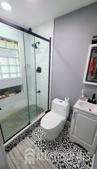 Building Photo - 29 Ventnor Dr