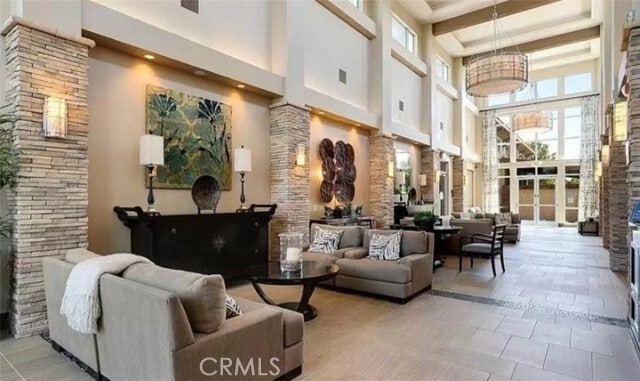 Building Photo - 14571 Longwood Ave