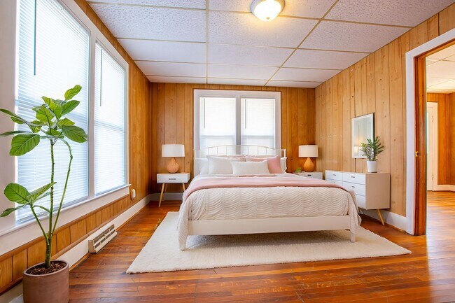 Building Photo - 207 S 17th St