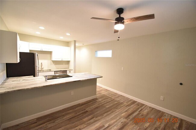 Building Photo - 419 Stremma Rd