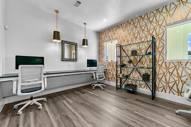 Building Photo - 920 Imperial Blvd