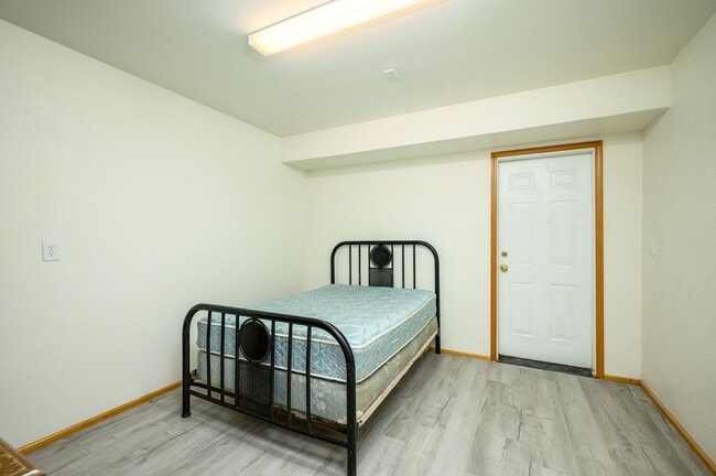 Building Photo - EDD1411