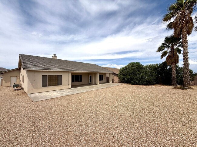 Building Photo - 2116 Roy Rogers Way