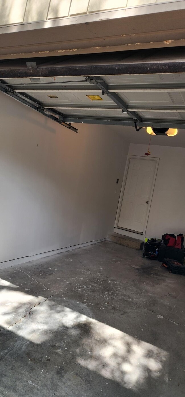 Building Photo - 6054 Southbay Dr