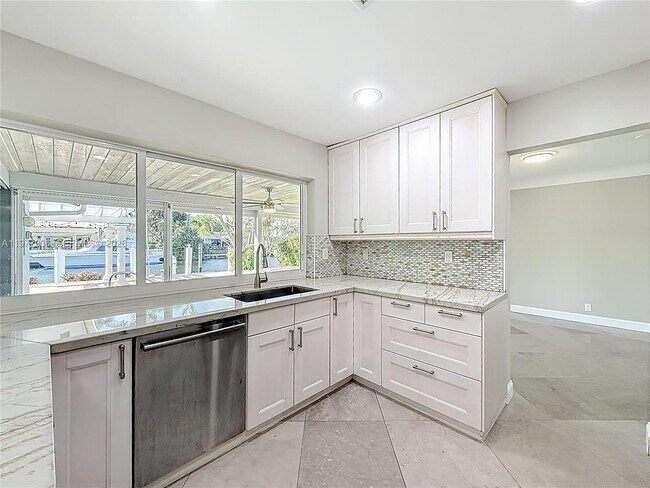 Building Photo - 2770 NE 8th Ct