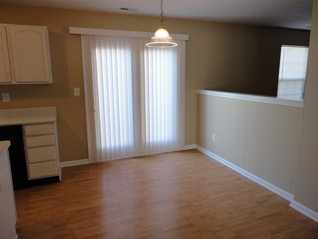 Building Photo - 2328 Salem Park Dr