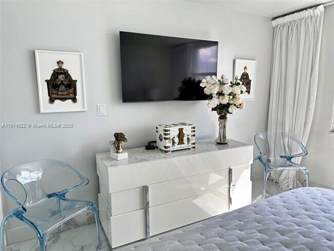 Building Photo - 6770 Indian Creek Dr