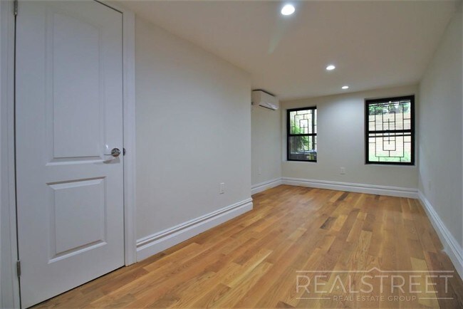 Floorplan - 1074 Halsey Street