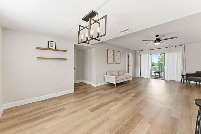 Building Photo - 2431 Heron Terrace