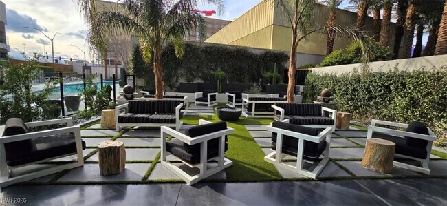 Building Photo - 4471 Dean Martin Dr