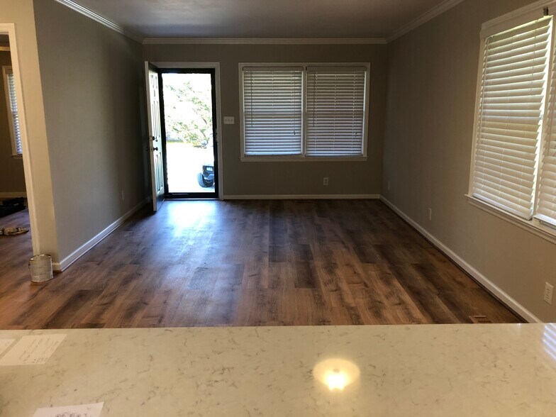 Building Photo - 901 N Greensboro St