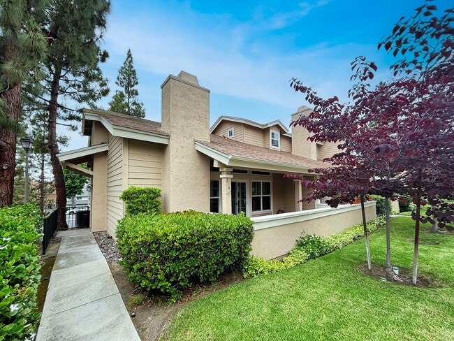 Building Photo - Charming 2BD/2BA Townhouse in Clairemont M...