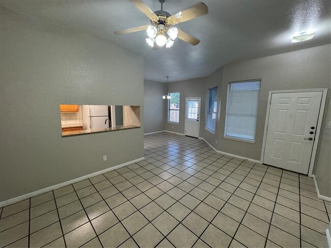 Building Photo - 2914 Whisper Oaks Ln