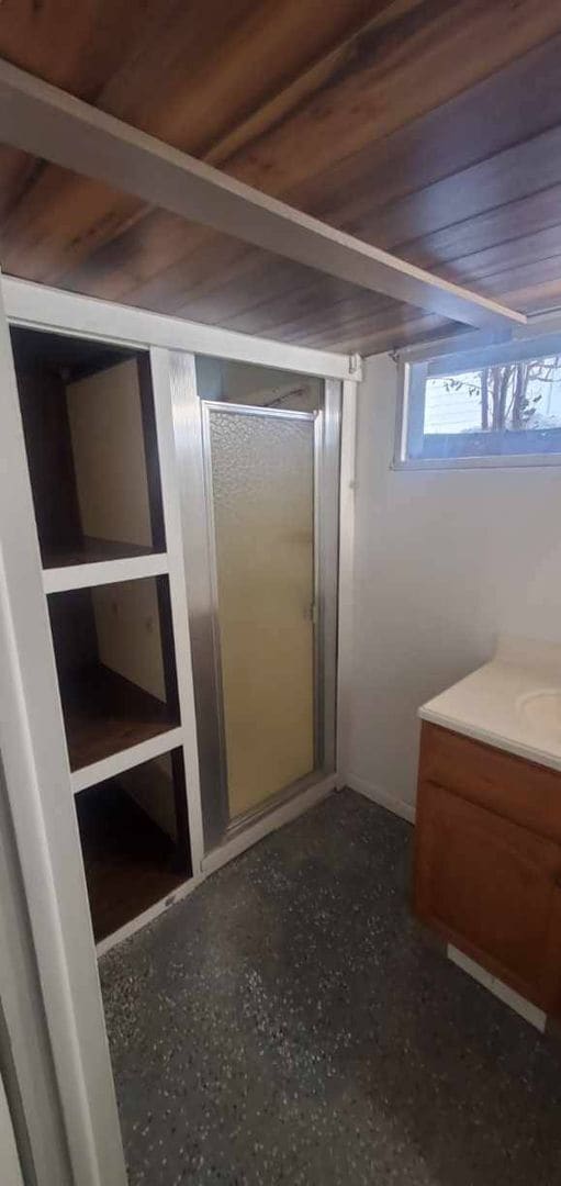 Building Photo - Charming 2-Bedroom Property in Prime Location