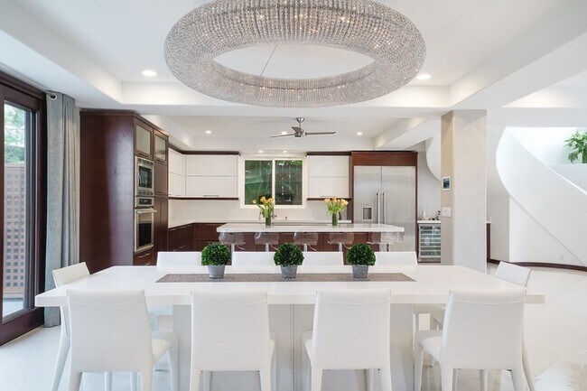 Building Photo - 224 Ka'alawai Place