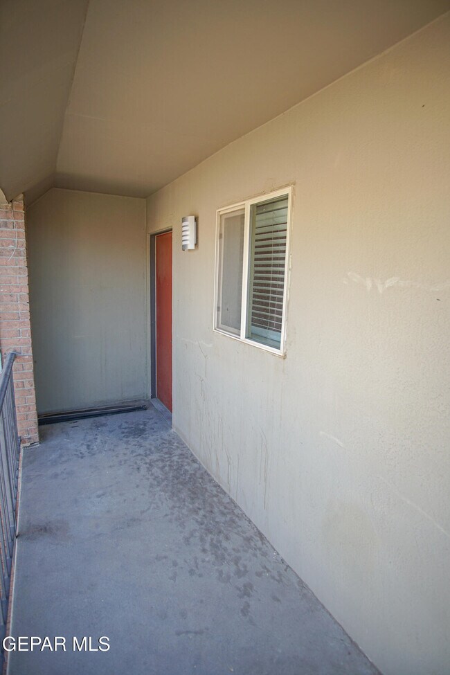 Building Photo - 4433 N Stanton St