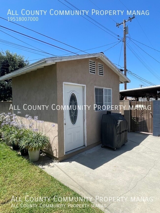 Building Photo - 16334 Lawnwood St