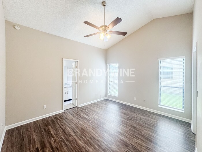 Building Photo - 3847 English Colony Dr N