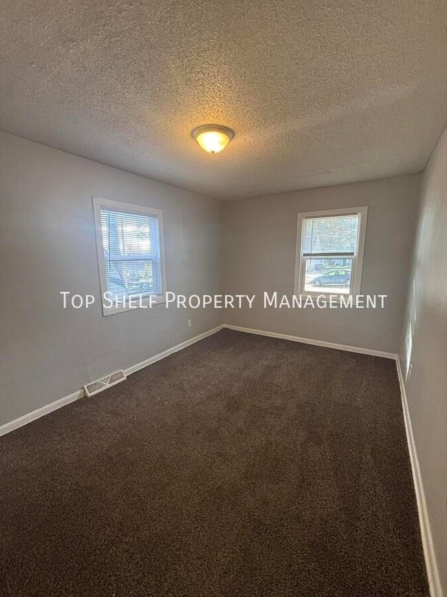 Building Photo - 7503 SW 13th St