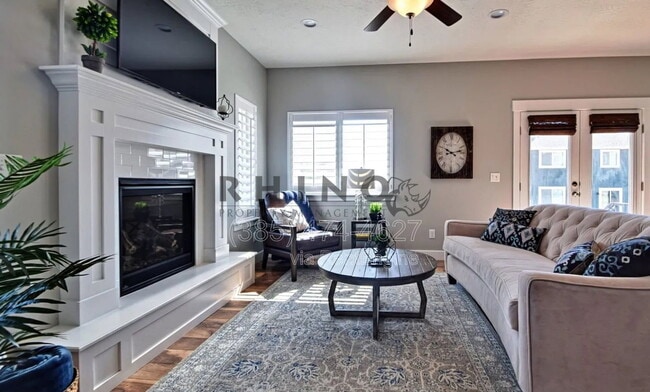 Building Photo - 7478 N Hutch Ln