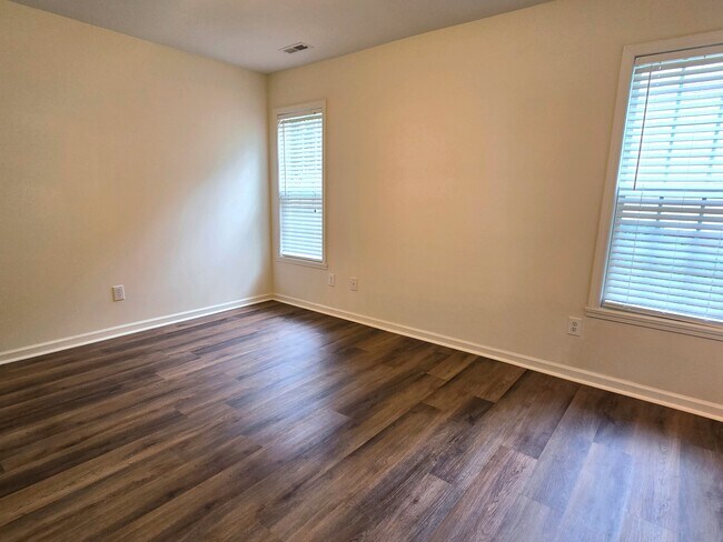 Building Photo - 2447 Mid Salem Dr