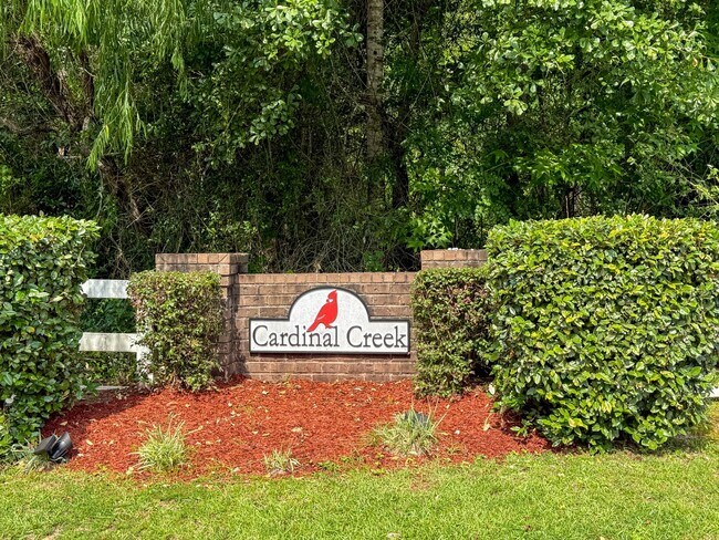 Building Photo - 3 Bedroom 2 Bath Home for Rent with Charmi...