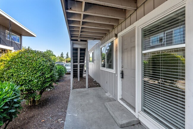 Building Photo - Ground floor apartment